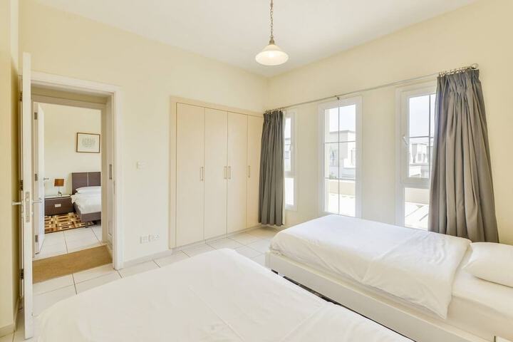 Room 3 of 41