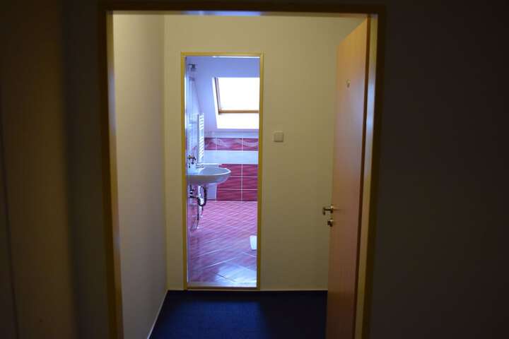 Room 50 of 90