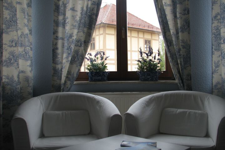 Room 12 of 32