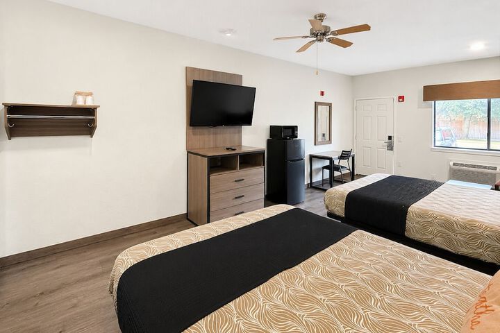 Room 11 of 24
