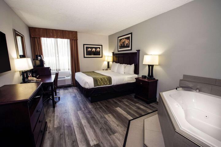 1 King Bed (9 of 27)