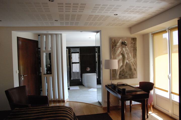 Room 9 of 67