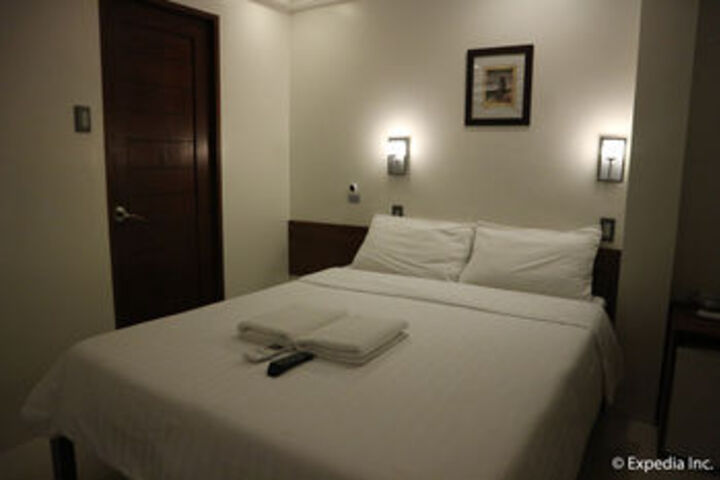 Room 14 of 38