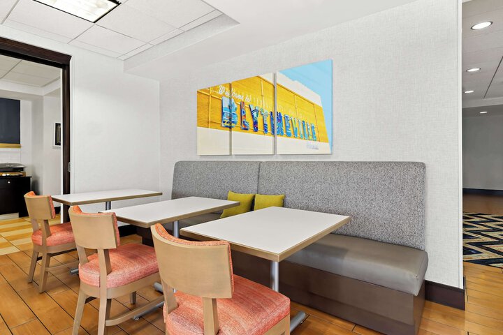 Breakfast/Coffee Service 24 of 26