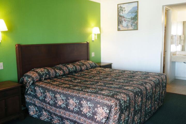 Room 15 of 30