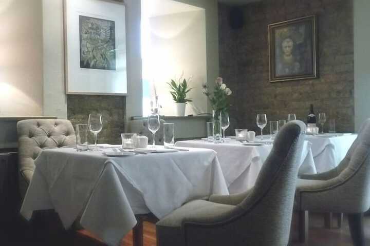 Dining 18 of 21
