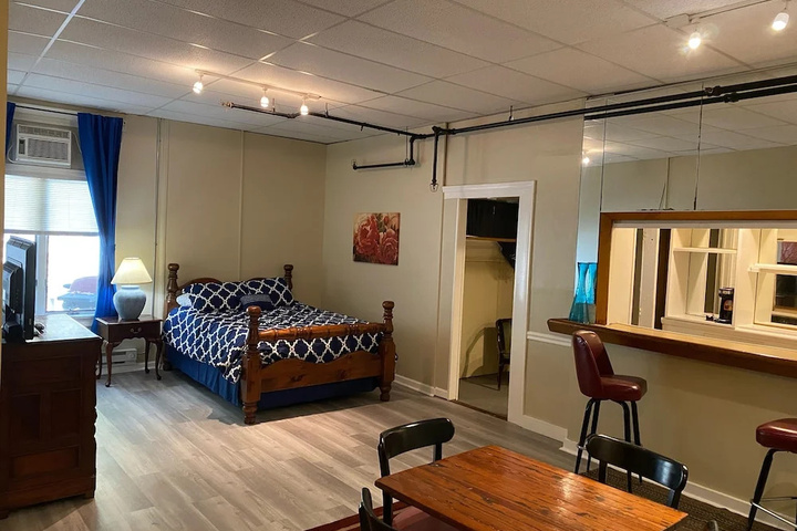 The Ivoryton Inn