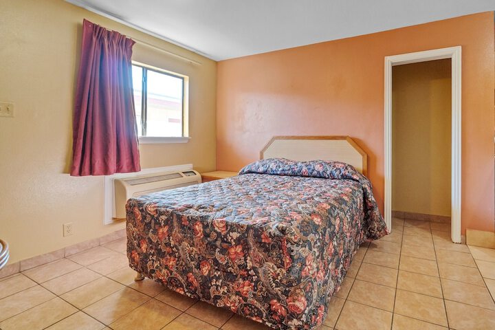 Room 21 of 40