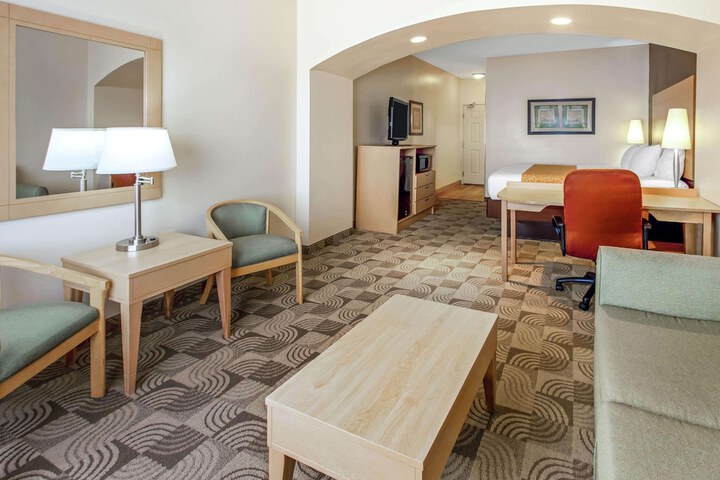 Room 19 of 42