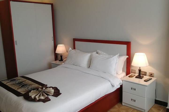 Room 5 of 25