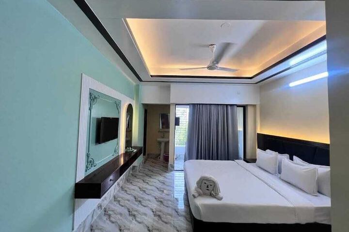 Room 8 of 82