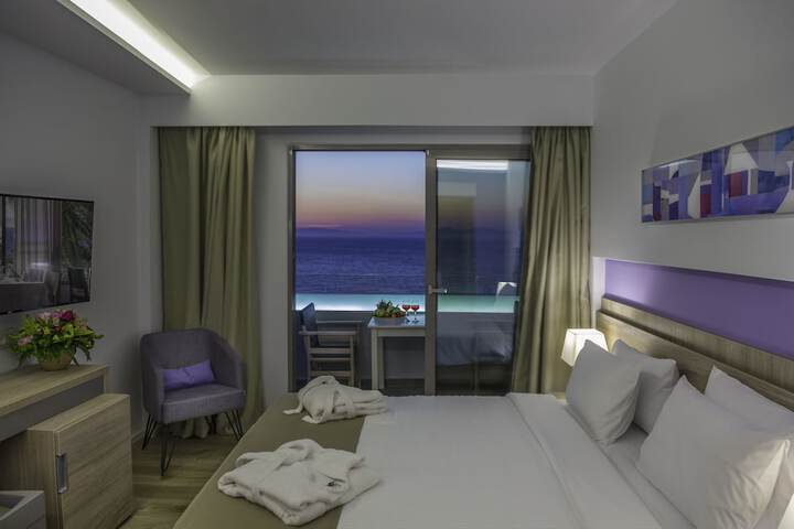 Room 13 of 70