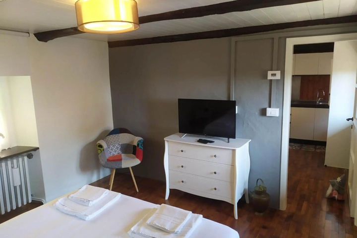 Room 3 of 16