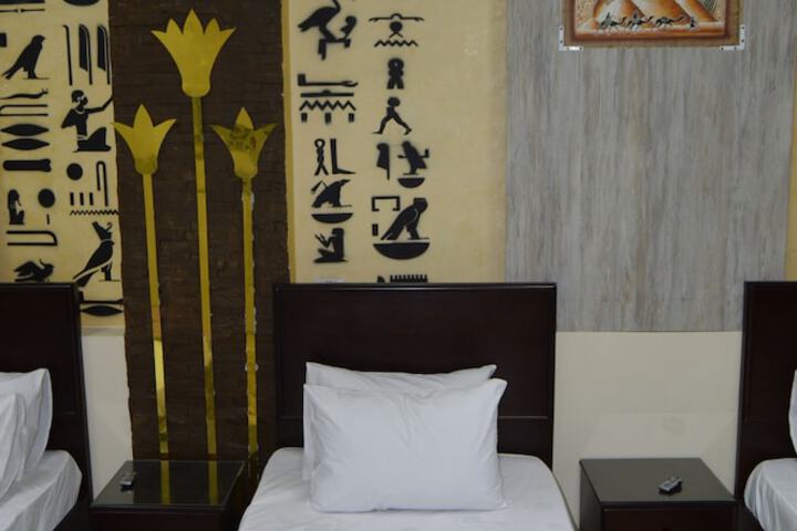 Room 28 of 69