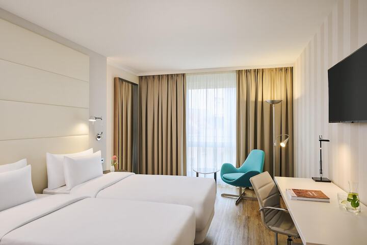 Room 37 of 59