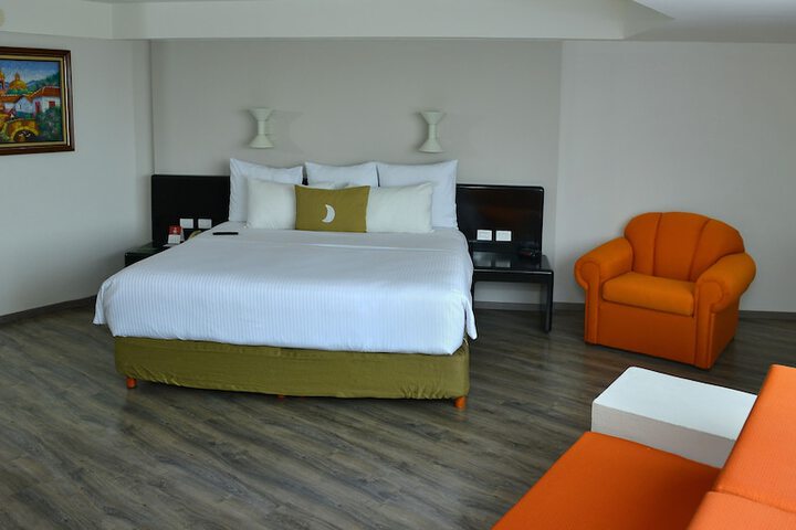 Room 21 of 221
