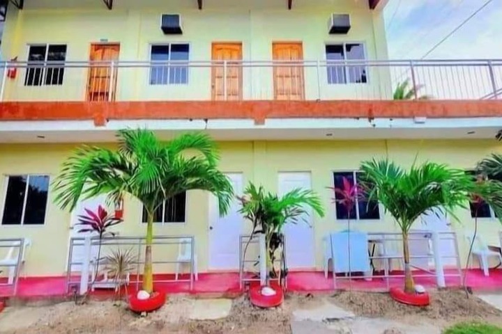 8hotel