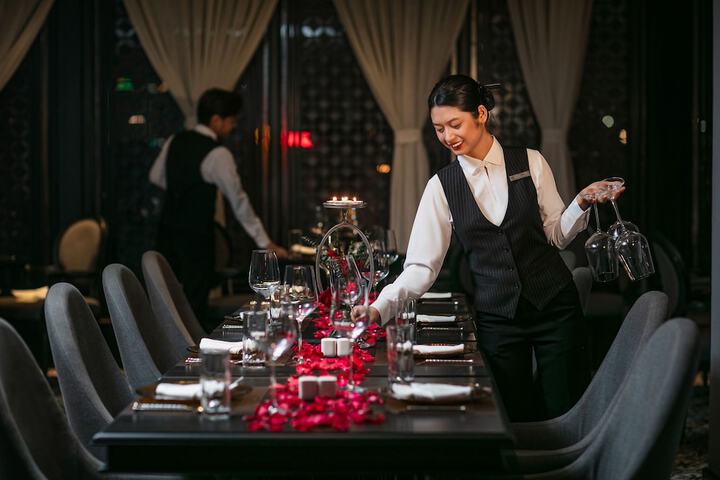 Dining 74 of 101