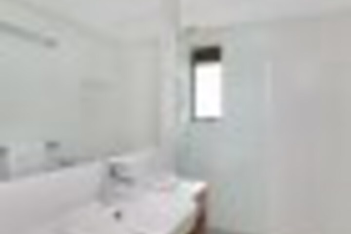 Room 110 of 129
