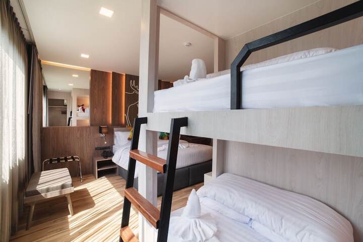 Room 6 of 56