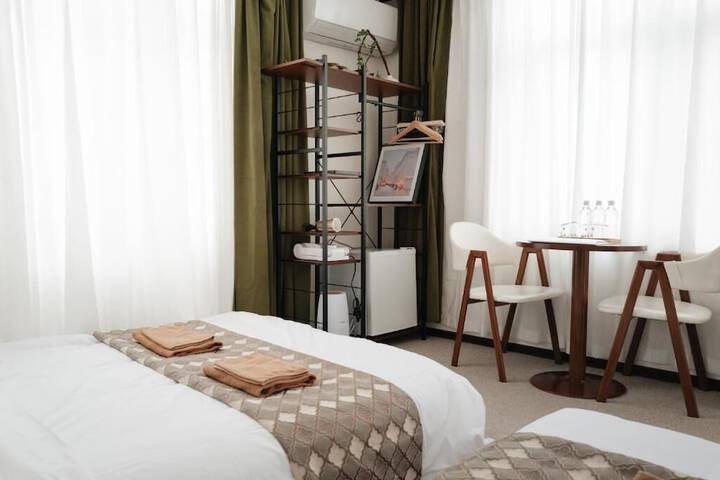 Room 15 of 40