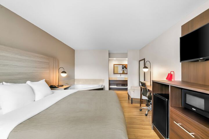 Room 7 of 62