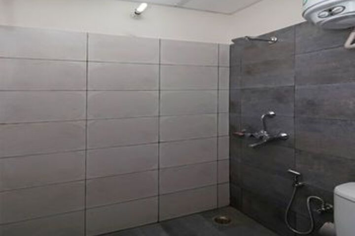 Room 4 of 21