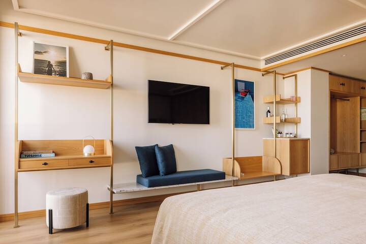 Room 25 of 61
