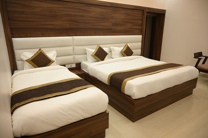 Room 15 of 38