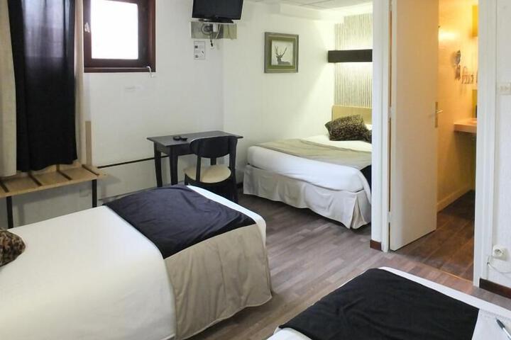Room 16 of 24