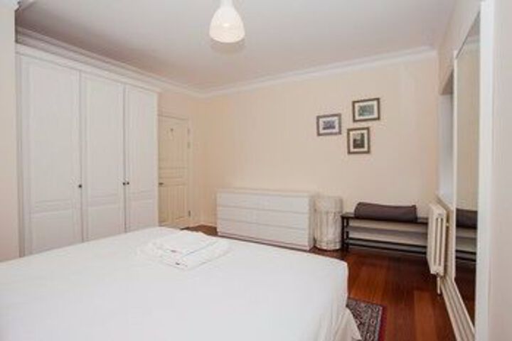 Room 6 of 26