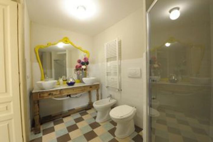 Room 5 of 31