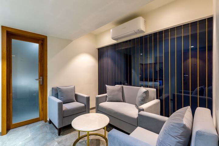 Room 9 of 63