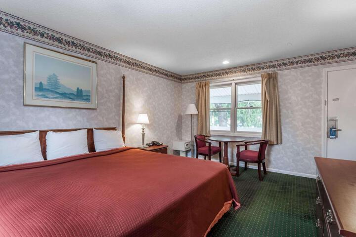 2 Double Beds (2 of 7)