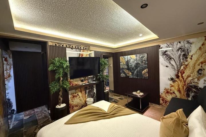 Room 9 of 157