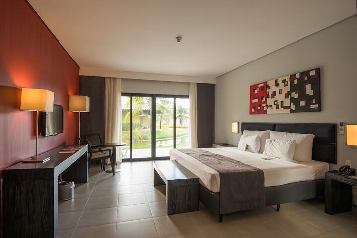 Room 4 of 97