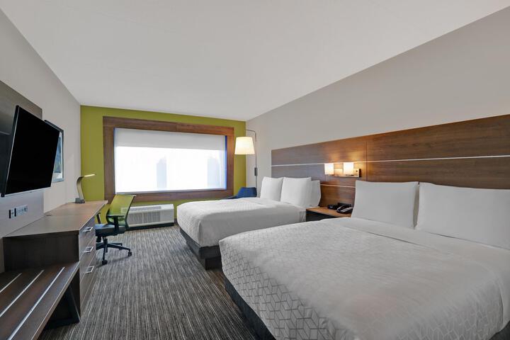 2 Queen Beds (5 of 11)