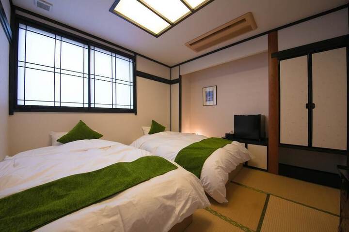 Room 9 of 53