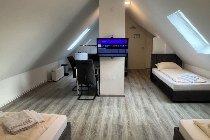 Room 17 of 35