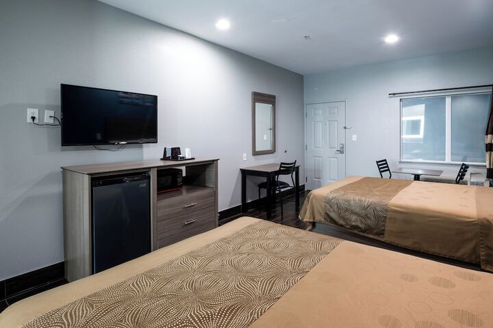 Room 16 of 76