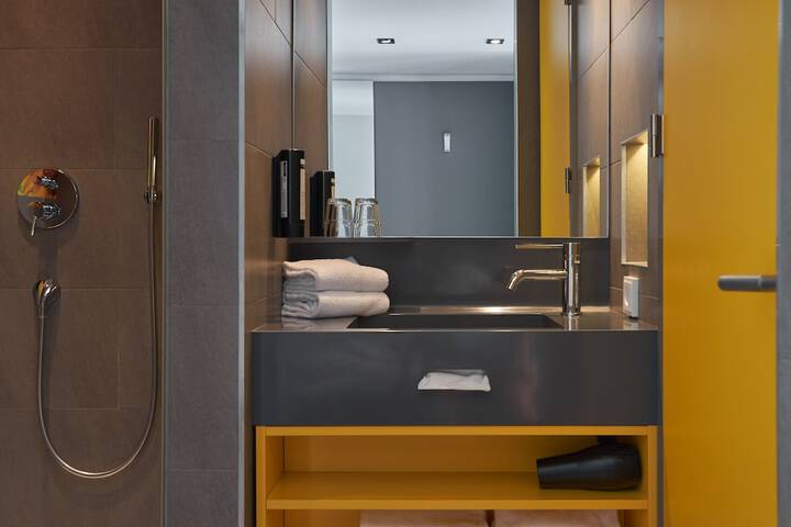 Room 32 of 55