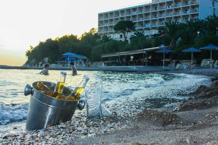 Pool Hotel