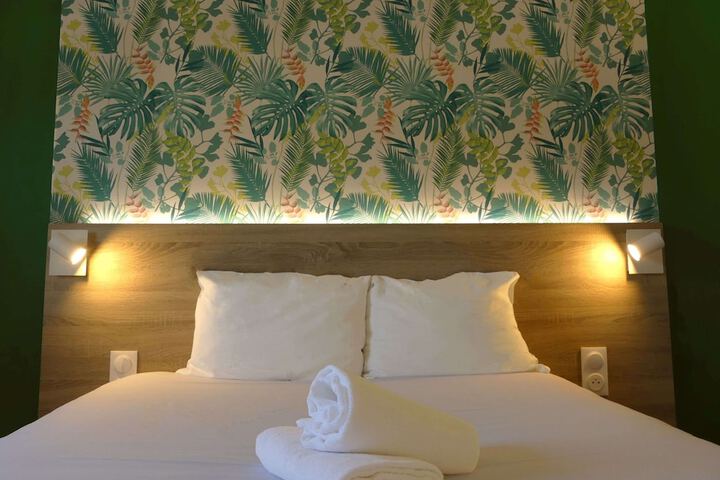 Room 15 of 30