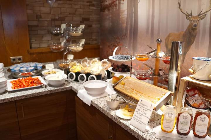 Breakfast/Coffee Service 95 of 119