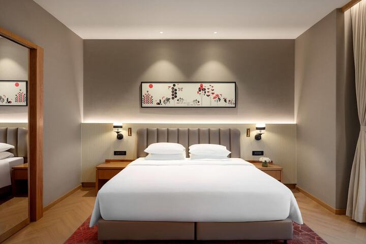 Room 15 of 81