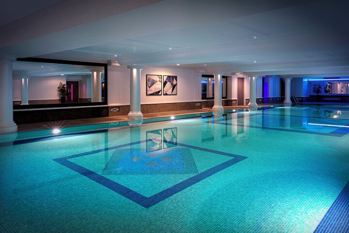Pool Hotel
