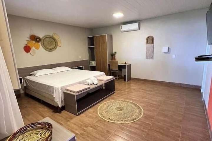 Room 5 of 10