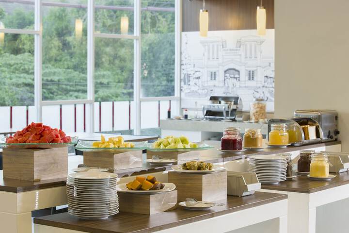 Breakfast/Coffee Service 28 of 46
