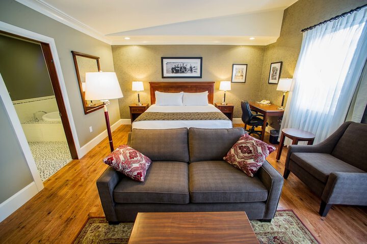 Room 43 of 140