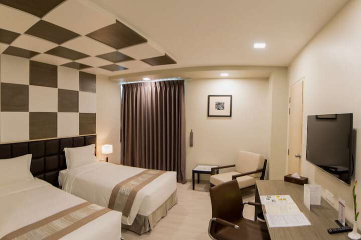 Room 10 of 129